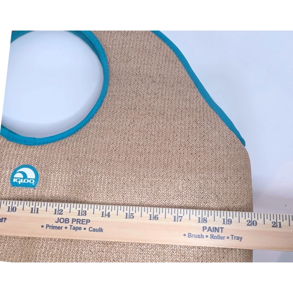 Igloo insulated cooler